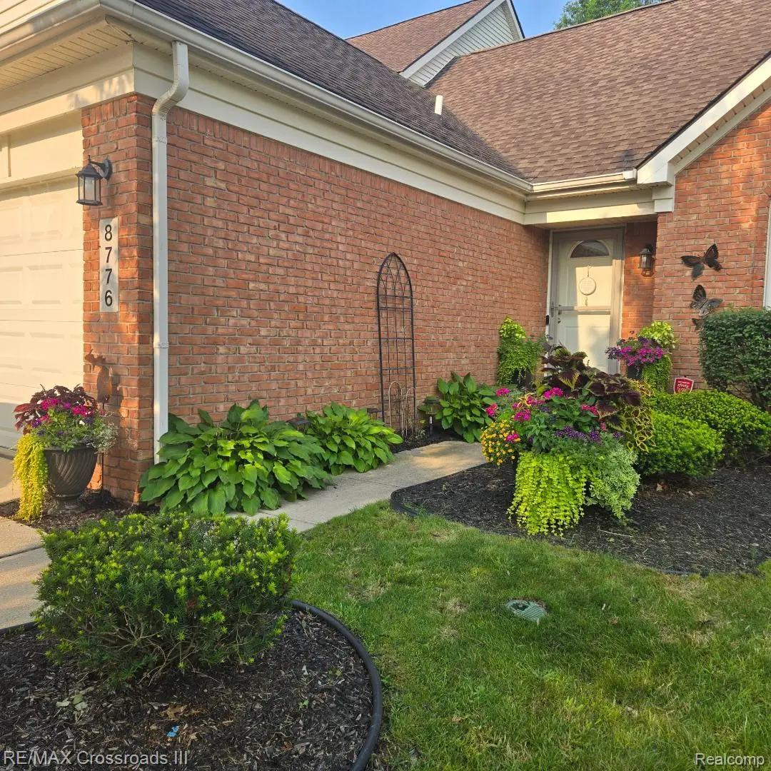 8776 Ironwood DR, Van Buren Charter Township, MI 48111