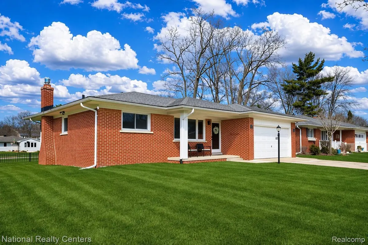 856 Coolidge ST, Plymouth, MI 48170