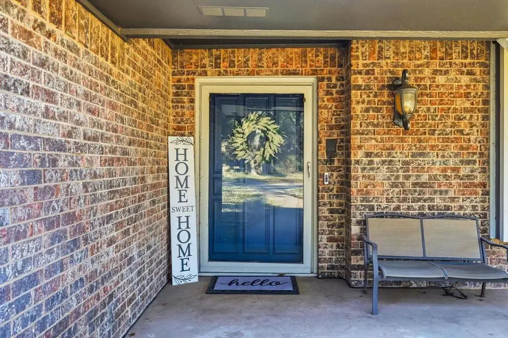 2206 Oak Forest Court, Arlington, TX 76012