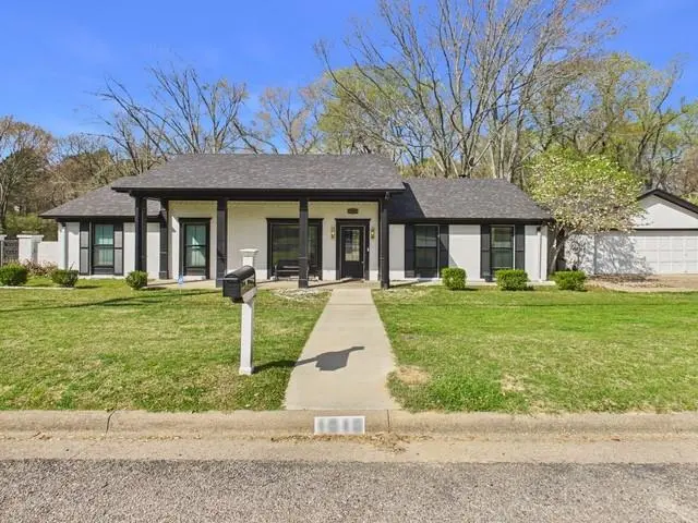 1010 Bel Air Drive, Athens, TX 75751