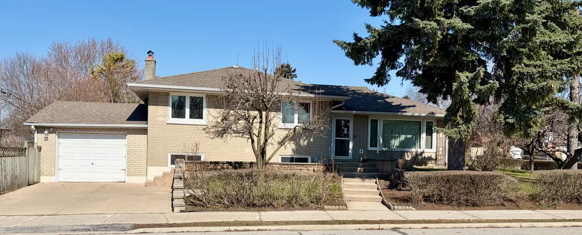 1 Charlemont CRES, Toronto E05, ON M1T 1M3