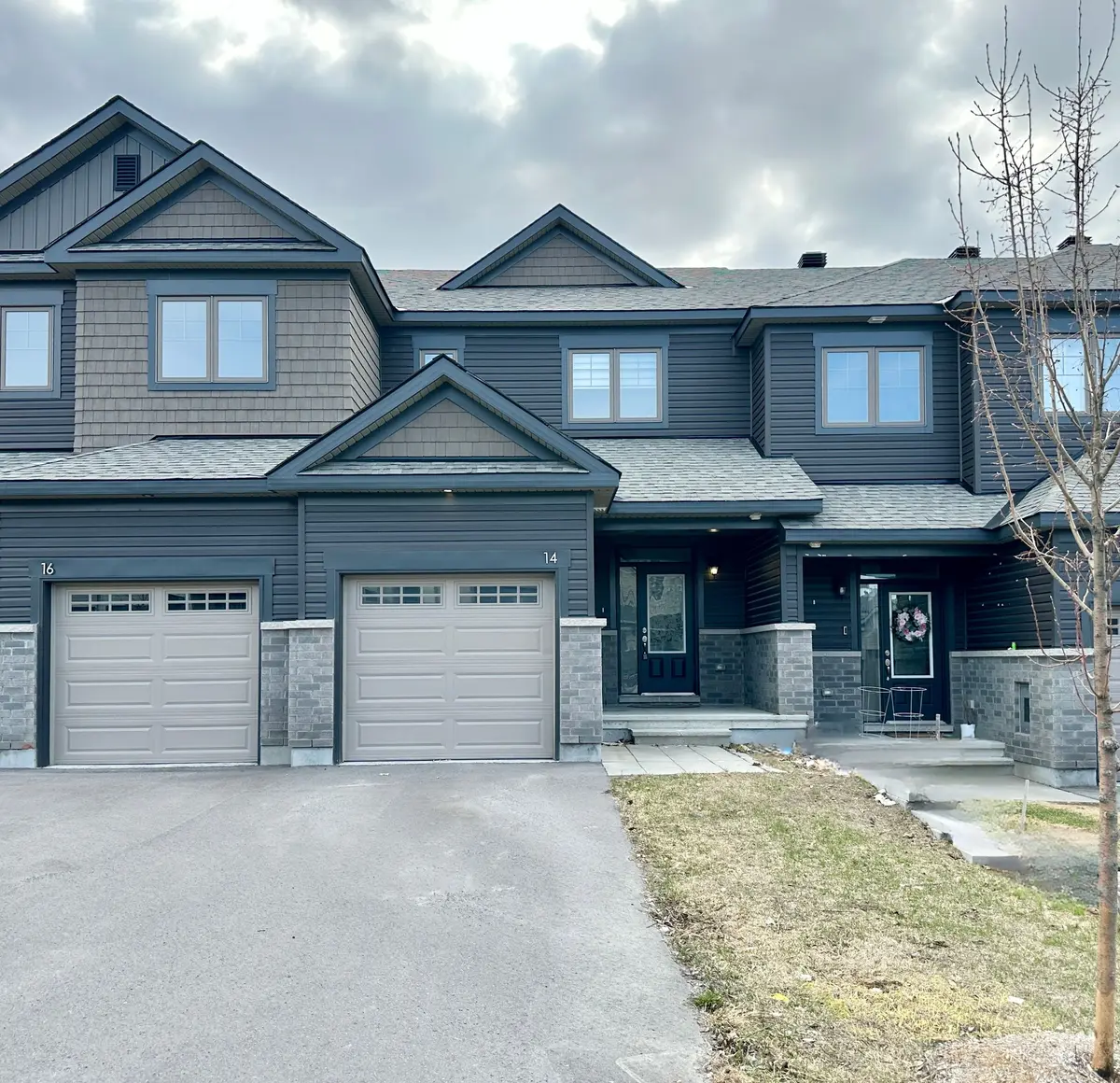 14 Atop LN, Blossom Park - Airport And Area, ON L6X 5C3