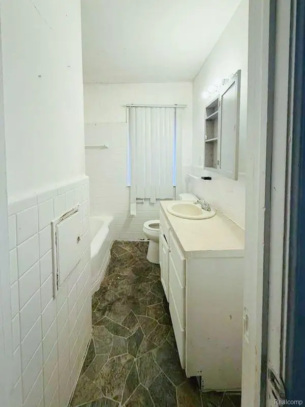 9637 Auburn ST, Detroit, MI 48228