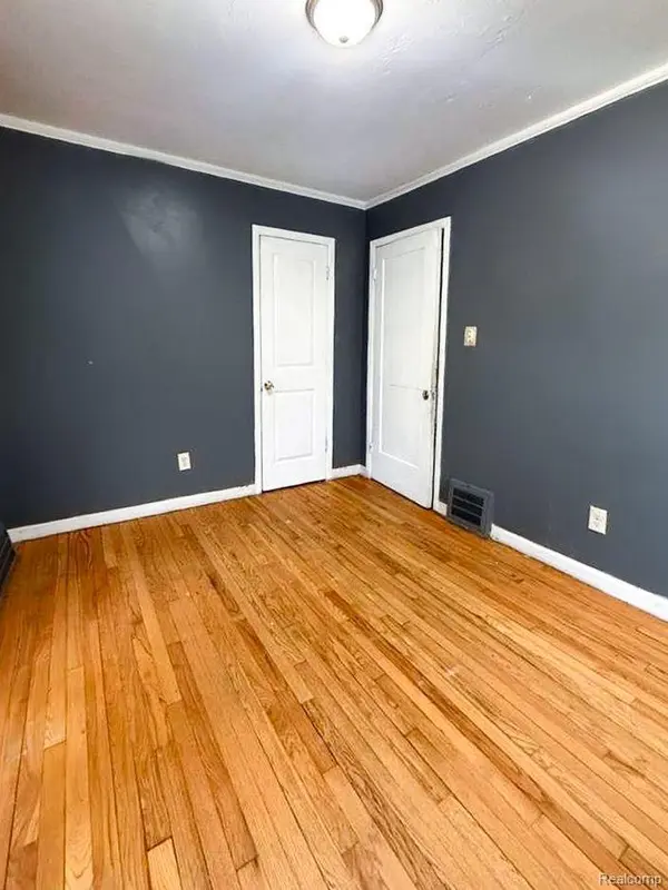 9637 Auburn ST, Detroit, MI 48228