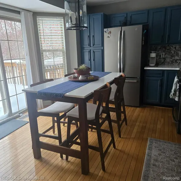 8776 Ironwood DR, Van Buren Charter Township, MI 48111