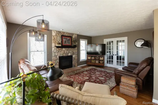 7988 Hillside Lakes DR, Hamburg Township, MI 48116