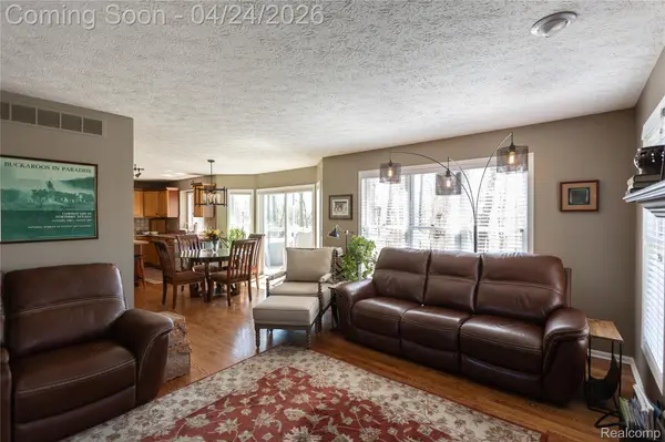 7988 Hillside Lakes DR, Hamburg Township, MI 48116