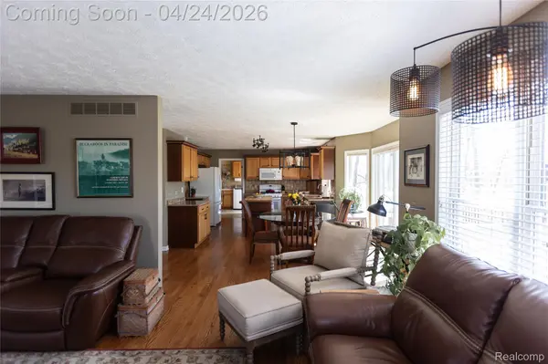 7988 Hillside Lakes DR, Hamburg Township, MI 48116