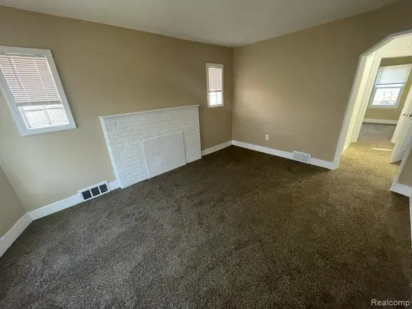 19586 Strasburg ST, Detroit, MI 48205