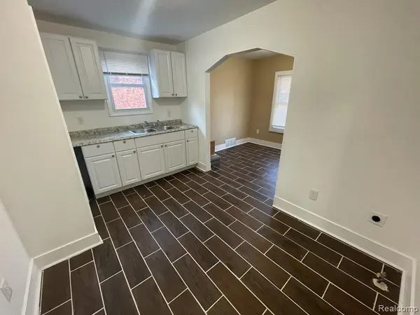 19586 Strasburg ST, Detroit, MI 48205