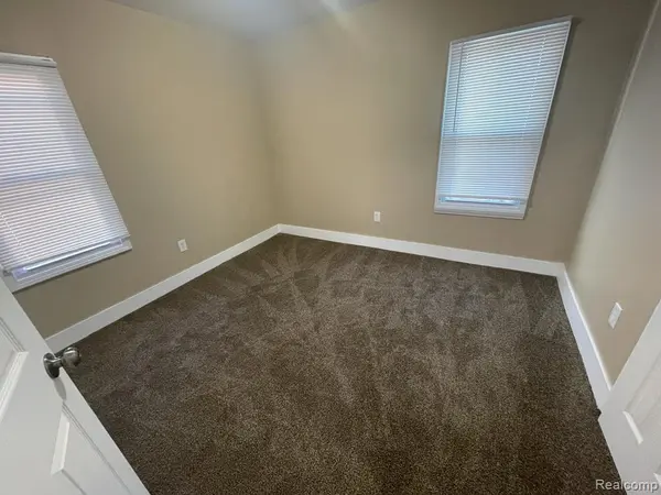 19586 Strasburg ST, Detroit, MI 48205