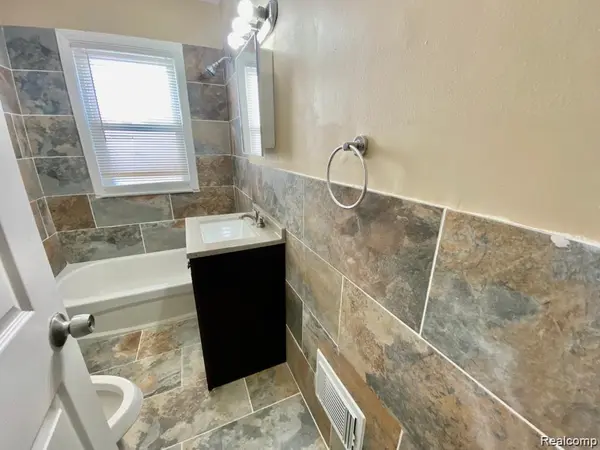 9156 WINTHROP ST, Detroit, MI 48228