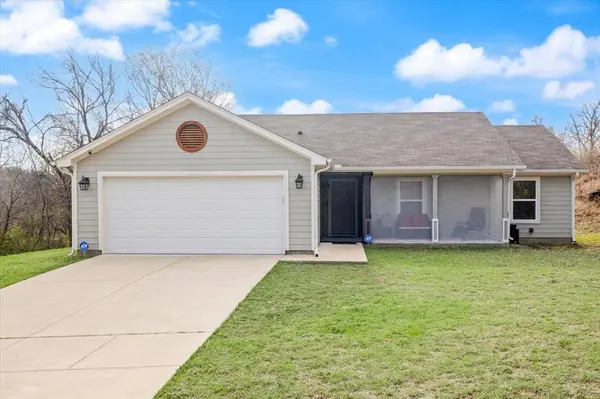 512 Alameda Road,  Azle,  TX 76020