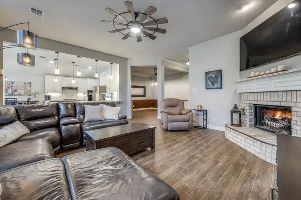 100 Barkley Drive, Hickory Creek, TX 75065