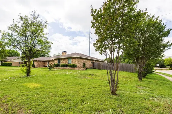 2731 Forest Grove Drive, Richardson, TX 75080