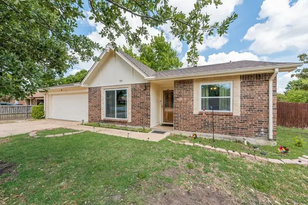 905 Pepperidge Court, Lancaster, TX 75134