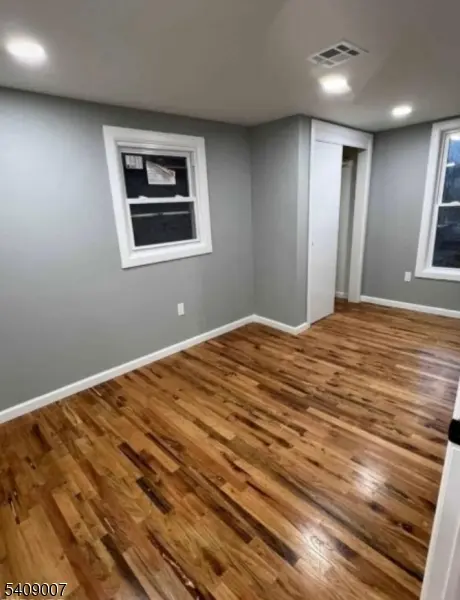 149 3Rd St, Elizabeth City, NJ 07206