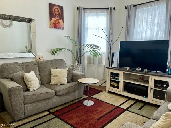 384 Morrissee Ave, Haledon Boro, NJ 07508