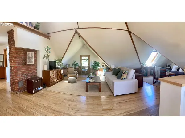 35 NE 22ND AVE, Portland, OR 97232