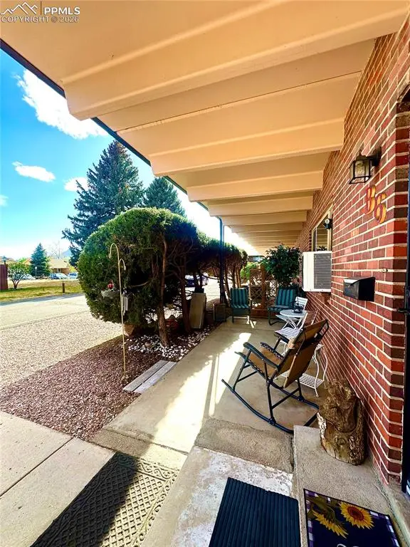 434 Valley Hi CIR #B6, Colorado Springs, CO 80910