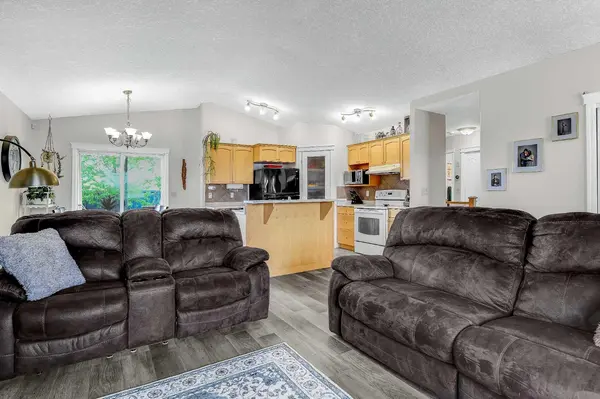 8214 115A ST, Grande Prairie, AB T8W 2R1