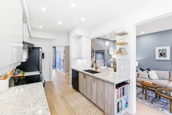 1911 Calvington DR, Pickering, ON L1V 0B3