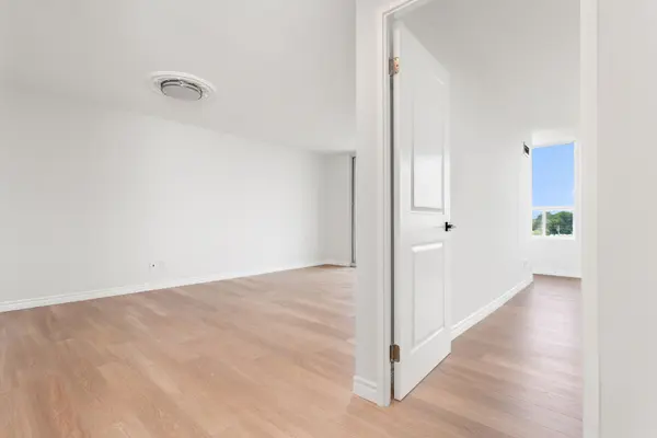 330 Mccowan RD #501, Toronto E08, ON M1J 3N3