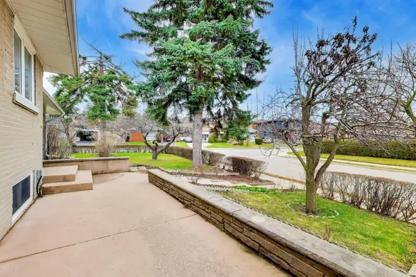 1 Charlemont CRES, Toronto E05, ON M1T 1M3