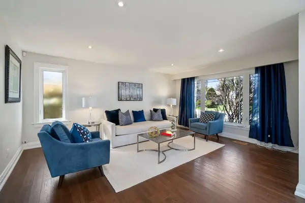 37 Lewin CRES, Ajax, ON L1S 3A2