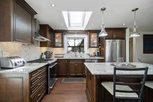 37 Lewin CRES, Ajax, ON L1S 3A2