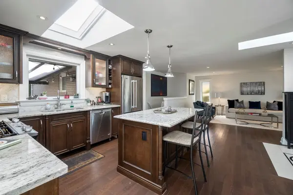 37 Lewin CRES, Ajax, ON L1S 3A2