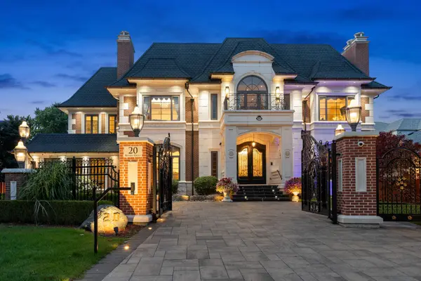 20 Bryson DR, Richmond Hill, ON L4C 6E3