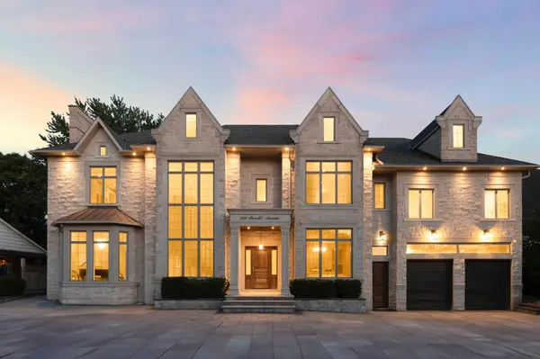 129 Arnold AVE, Vaughan, ON L4J 1B8