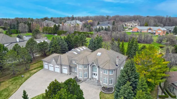 23 Kensington DR, Richmond Hill, ON L4E 3M9