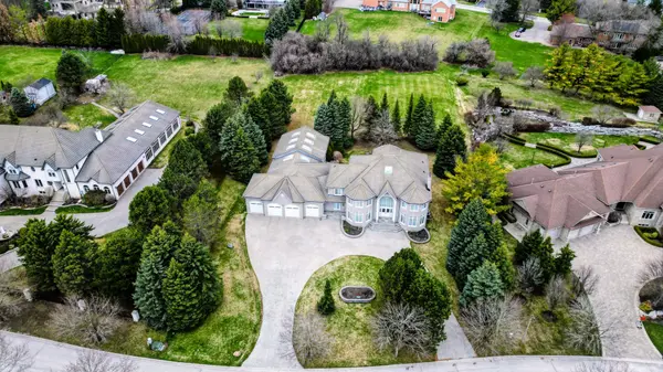 23 Kensington DR, Richmond Hill, ON L4E 3M9