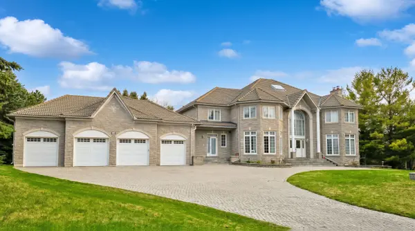 23 Kensington DR, Richmond Hill, ON L4E 3M9