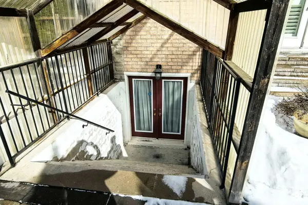 301 Weldrick RD E #BASEMENT, Richmond Hill, ON L4C 0R7