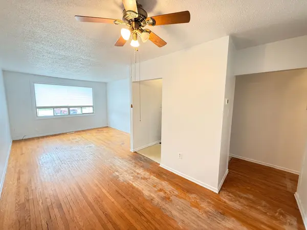 31 Daphne CRES, Barrie, ON L4M 2Y7