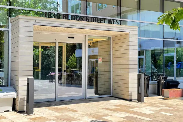 1830 Bloor ST W #742, Toronto W02, ON M6P 0A2