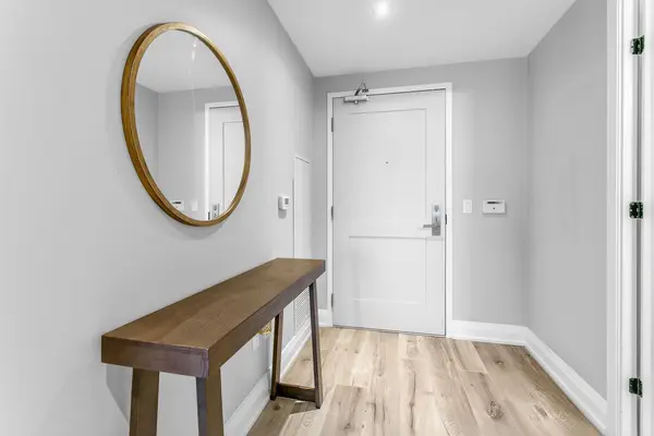 26 Gibbs RD #634, Toronto W08, ON M9B 0E3