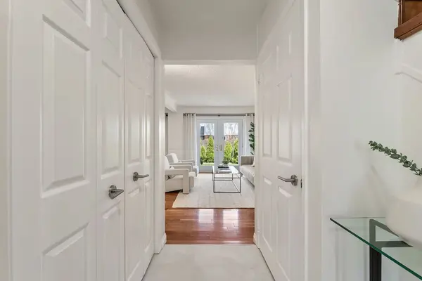 161 Riverview ST, Oakville, ON L6L 5S2