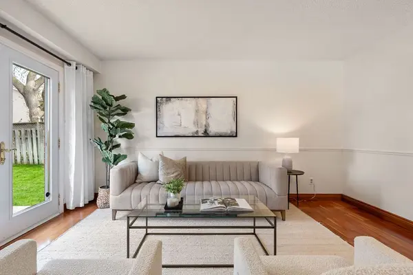 161 Riverview ST, Oakville, ON L6L 5S2