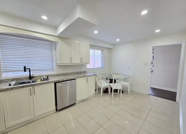 23 Benrubin DR #Upper, Toronto W05, ON M9L 2H3