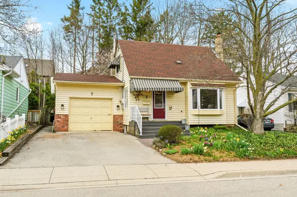 7 Central Park AVE, Hamilton, ON L9H 2M5