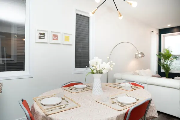 302 Haliburton HTS, Kanata, ON K2S 1S3