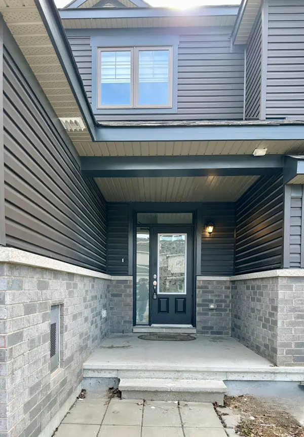 14 Atop LN, Blossom Park - Airport And Area, ON L6X 5C3