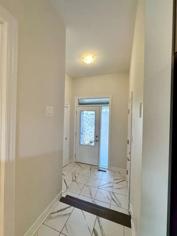 14 Atop LN, Blossom Park - Airport And Area, ON L6X 5C3