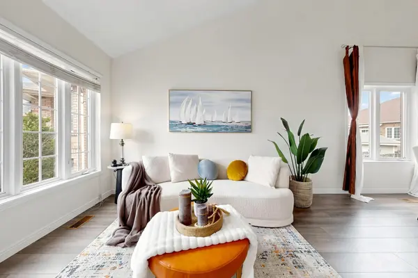 11 Diamond CT, Hamilton, ON L9C 7V5