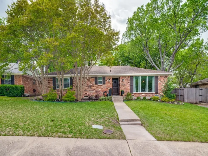 2505 Fenestra Drive, Dallas, TX 75228