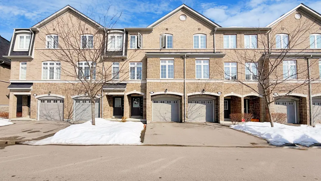 1127 Haig BLVD #6, Mississauga, ON L5E 2M6